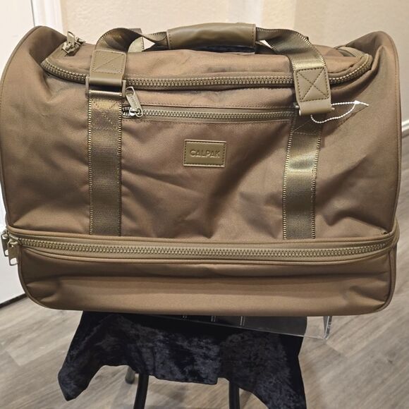 Calpak Stevyn Duffel Bag w/Shoe Compartment - Picture 5 of 10